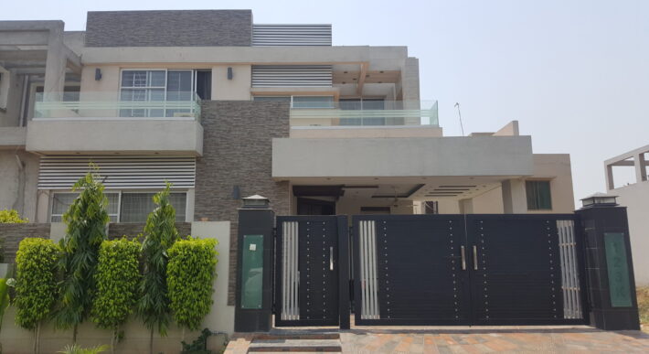 Modern Villa in Central Lahore