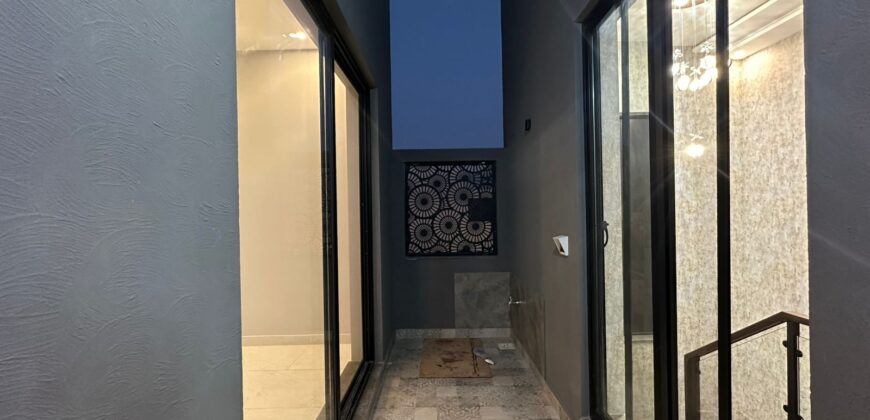 10 Marla House , DHA Phase 5 Lahore